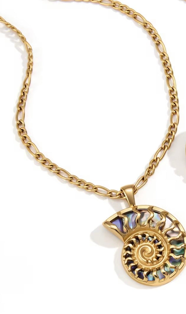 COLLIER CONQUE COLOR