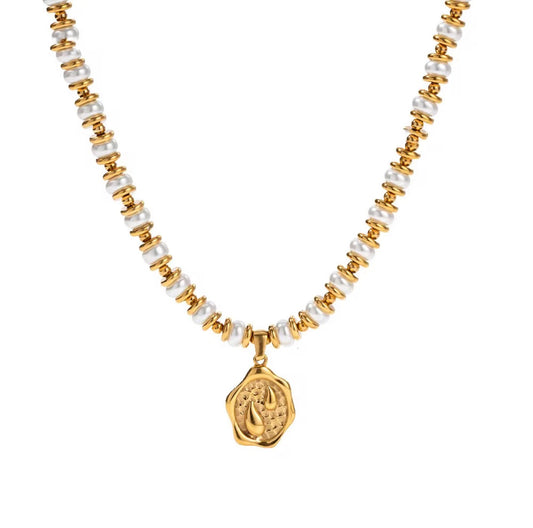 COLLIER OLIVIA