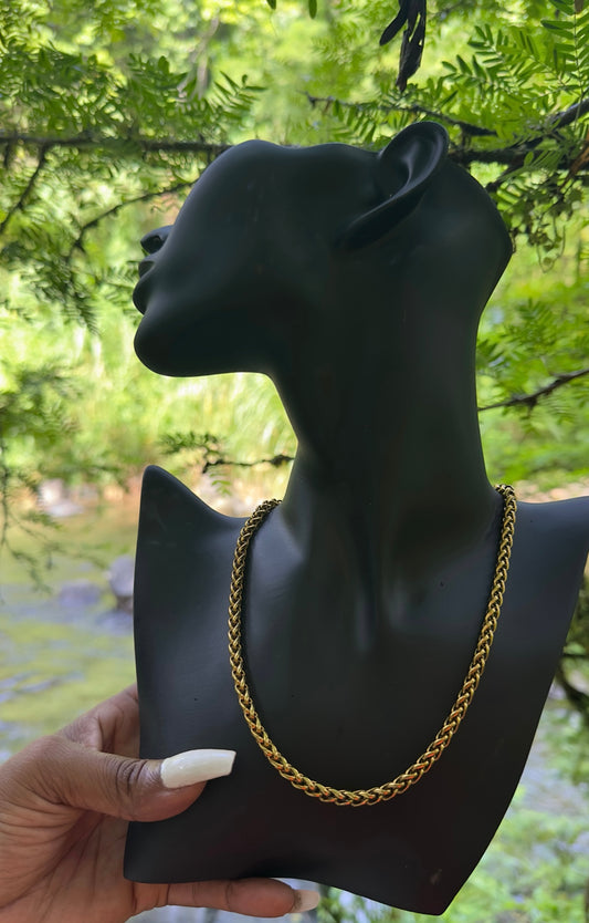COLLIER MARA